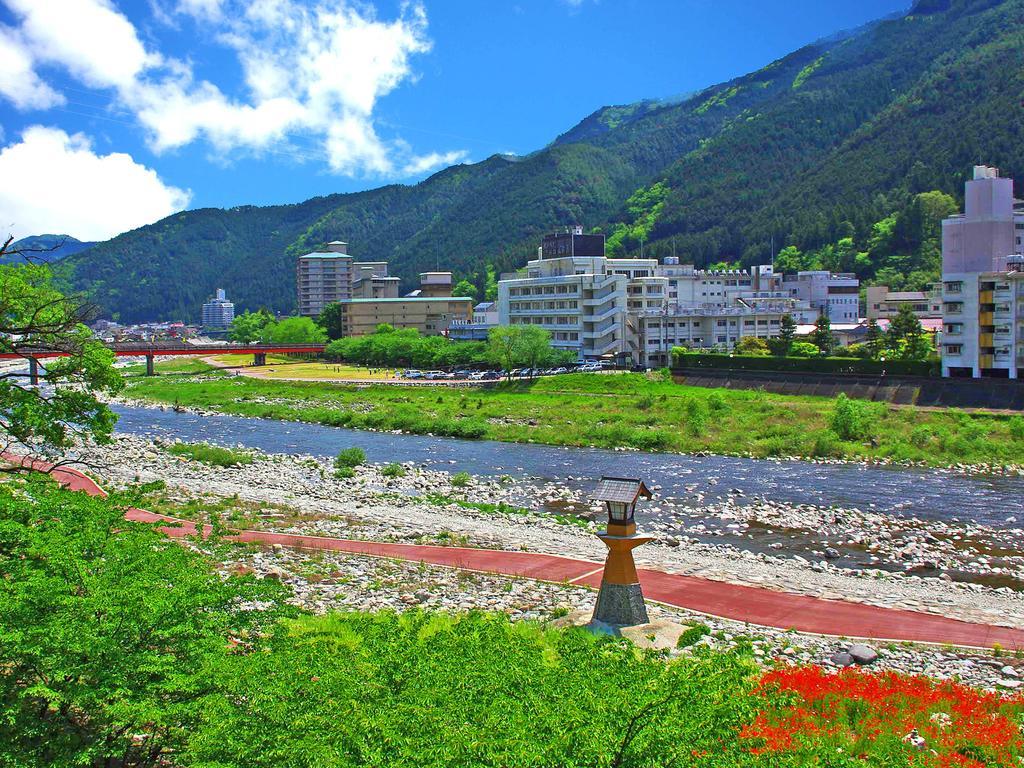 ホテル 下呂温泉 悠久の華 下呂市 エクステリア 写真